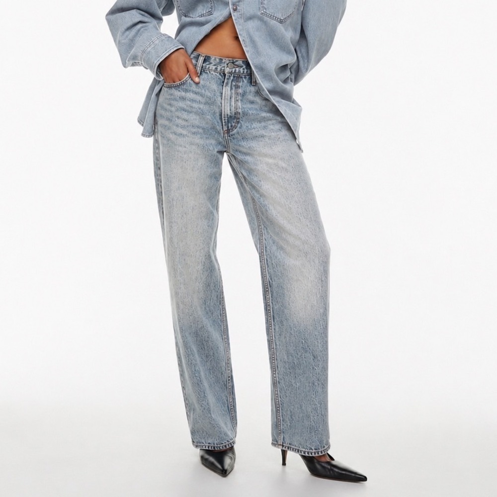 Aritzia Denim Forum The 90s Iggy Lo-Rise Baggy Jeans Light Wash Size 23